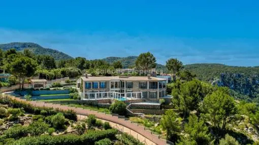 Villa en primera línea en venta en una zona muy solicitada de Valldemossa, Mallorca