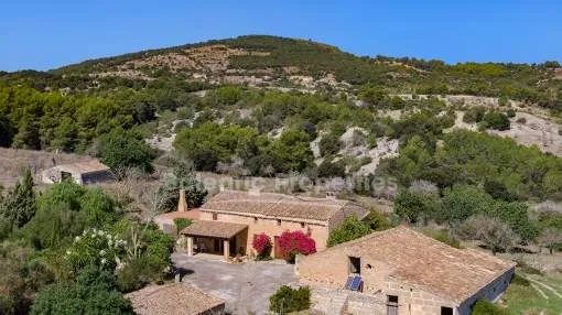 Finca mallorquina con 50 hectáreas de terreno en venta en Sant Llorenc, Mallorca