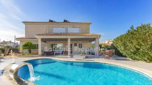 Hermosa villa con piscina y spa en venta en Alcudia, Mallorca