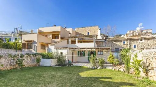 Preciosa casa de pueblo renovada en venta en Caimari, Mallorca