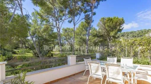 Chalet adosado con bonitas vistas en venta en Bendinat, Mallorca