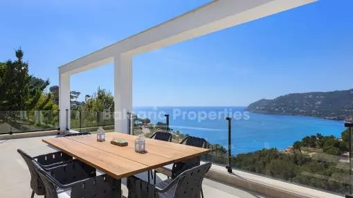 Lujosa villa en la ladera con licencia de alquiler, en venta en Canyamel, Mallorca
