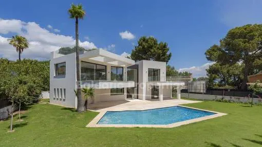 Villa moderna con increíbles vistas al mar en venta en Cas Català, Mallorca