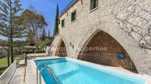 Villa única con licencia de alquiler vacacional en venta en Valldemossa, Mallorca