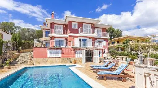 Grande villa con piscina en venta en Palmanova, Mallorca