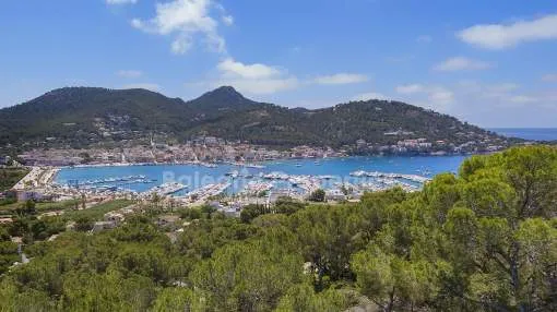Parcela de esquina con vistas al mar en venta en Puerto Andratx, Mallorca