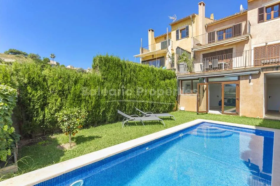 Encantadora casa de pueblo con piscina y jardín en venta en Puigpunyent, Mallorca