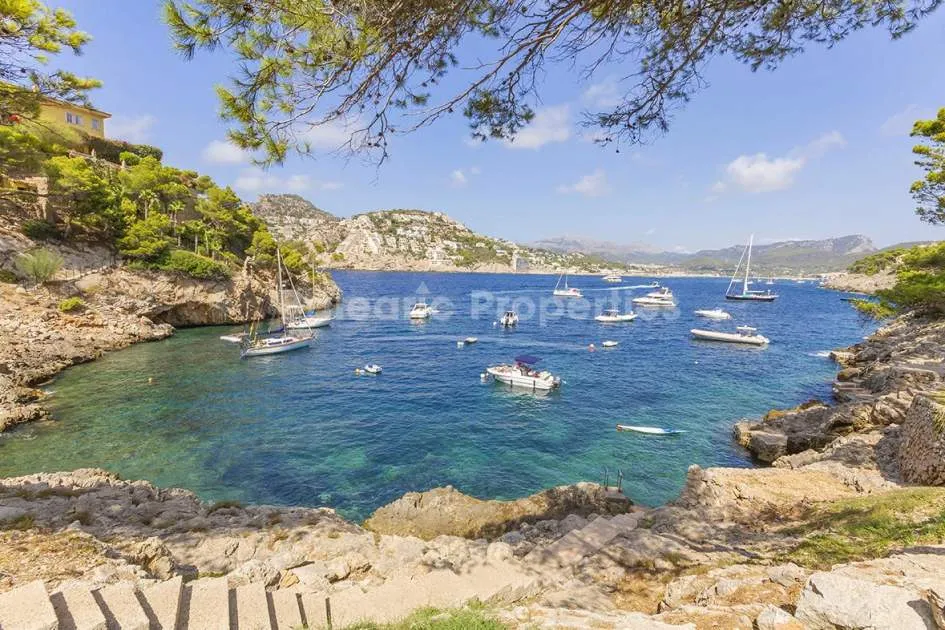 Apartamento con vistas al mar y piscina comunitaria, en venta en Puerto Andratx, Mallorca