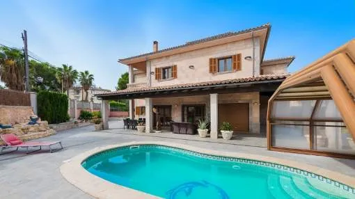 Villa en zona urbana con gran patio y piscina en venta en Can Picafort