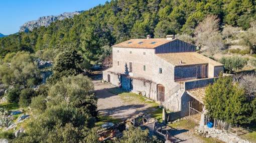 Finca histórica con vistas al mar en venta cerca de Pollensa en Escorca, Mallorca Finca histórica con vistas al mar en venta cerca de Pollensa en Escorca, Mallorca