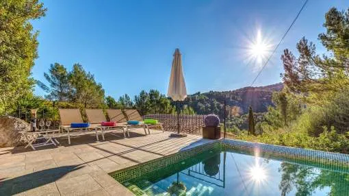 Hermosa casa Miravall con vistas a la montaña, Wi-Fi y piscina; aparcamiento disponible