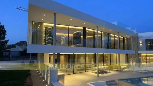 Villa moderna de nueva construcción en Santa Ponsa con ascensor