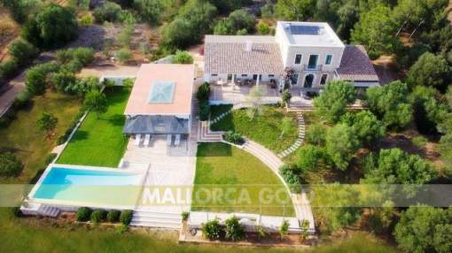 Elegante finca de lujo con mucha privacidad cerca de la playa de ensueño Es Trenc Elegante finca de lujo con mucha privacidad cerca de la playa de ensueño Es Trenc