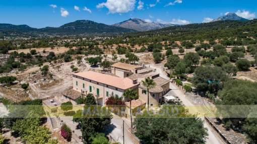 Finca mallorquina del siglo XVIII con 1 6000.000 m2 de terreno Finca mallorquina del siglo XVIII con 1 6000.000 m2 de terreno