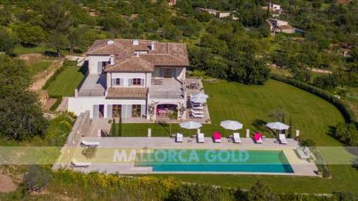 Finca de lujo en Santa María con la fantástica vista de 270 grados de la isla hasta de la bahía de Palma Finca de lujo en Santa María con la fantástica vista de 270 grados de la isla hasta de la bahía de Palma