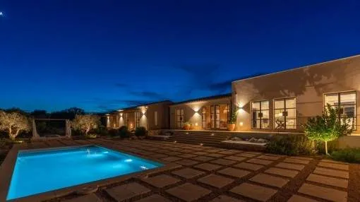 Exclusiva casa de campo con piscina y amplias vistas cerca de Ses Salines