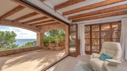 Lujoso y soleado chalet en una ladera con piscina en Canyamel Lujoso y soleado chalet en una ladera con piscina en Canyamel