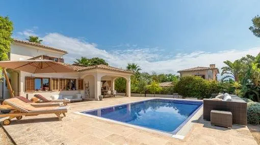 Chalet moderno con jardín y piscina en Sol de Mallorca