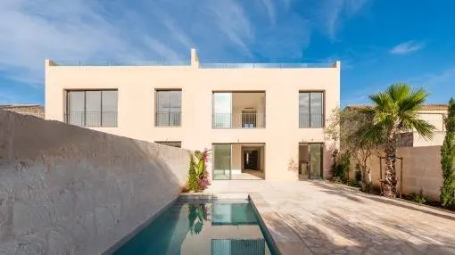 Moderna casa de pueblo con piscina privada y vistas a Cabrera en Ses Salines