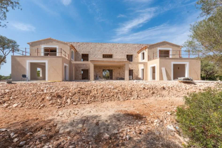 Fantástica finca de piedra natural con casa de invitados, piscina y vistas a Cabrera, cerca de Es Trenc