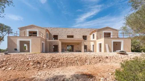 Fantástica finca de piedra natural con casa de invitados, piscina y vistas a Cabrera, cerca de Es Trenc