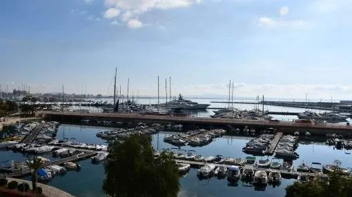 Piso con vistas al mar en el pequeño puerto de Can Barbara en Palma