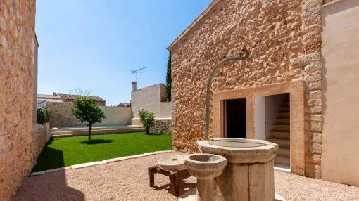 Casa de pueblo en Alaró reformada con piscina y jardín