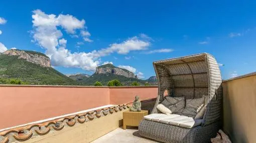 Casa adosada de diseño con azotea y vistas a las montañas gemelas en Alaró