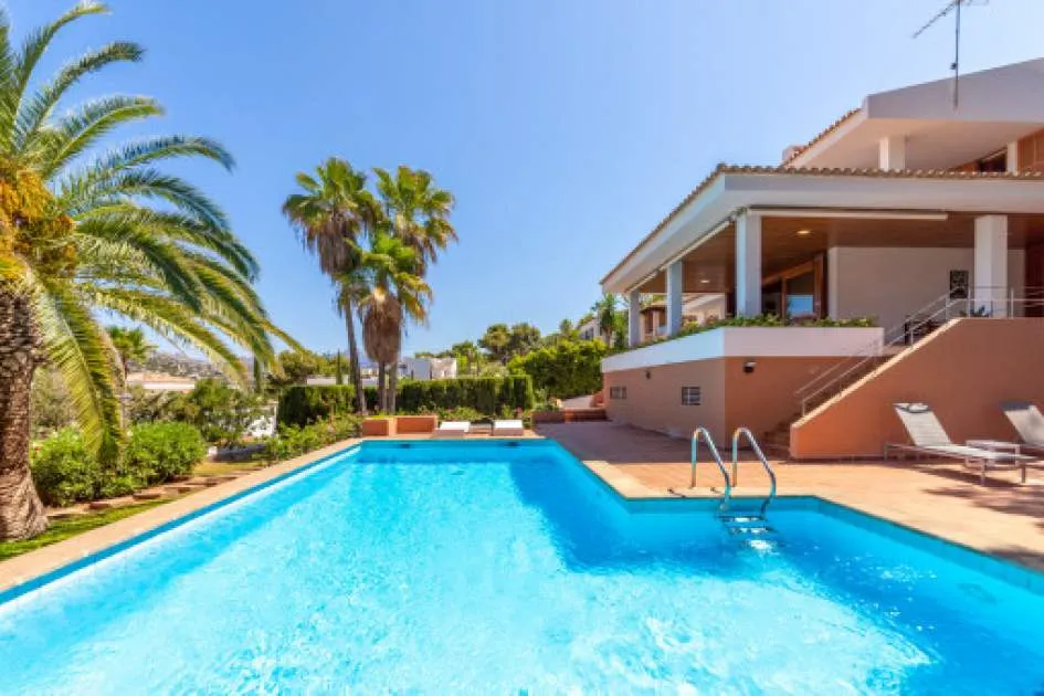 Fantástica villa con vistas al mar para alquiler temporal en Port d’Andratx a partir de febrero de 2027