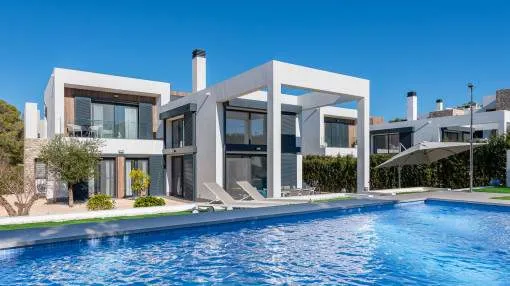 Moderna villa con piscina y hermoso jardín en una zona tranquila de Cala Murada