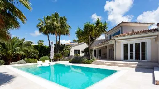 Villa con piscina y apartamento independiente para invitados en Santa Ponsa