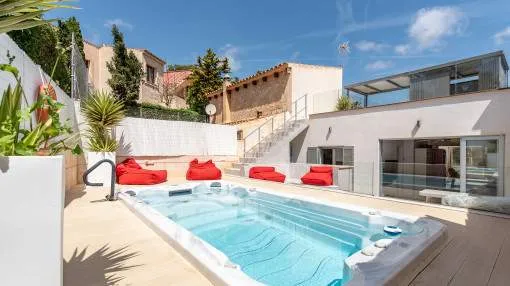 Oportunidad única - 2 casas con licencias de alquiler vacacional en primera y segunda línea de mar en Cala Llombards