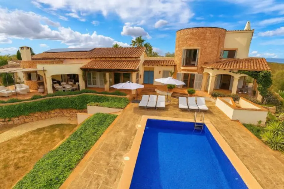 Elegante finca con vistas al mar, piscina, casa de invitados y privacidad en St.Margalida Elegante finca con vistas al mar, piscina, casa de invitados y privacidad en St.Margalida