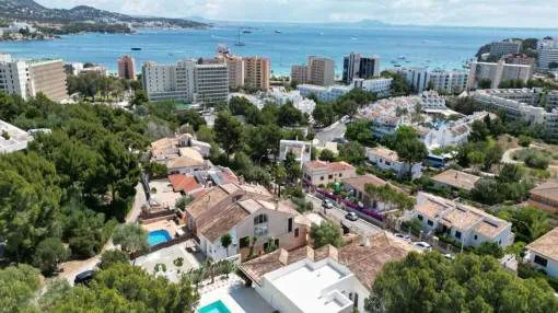 Villa moderna en Palmanova con vistas al mar, apartamento de invitados y piscina Villa moderna en Palmanova con vistas al mar, apartamento de invitados y piscina