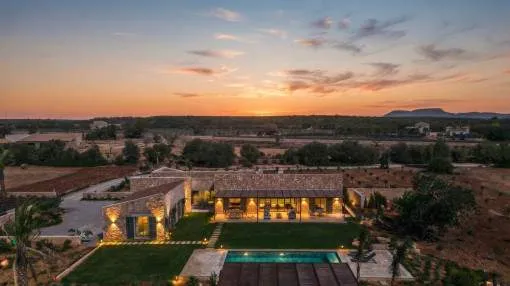 Fantástica finca de nueva construcción con piscina en Campos