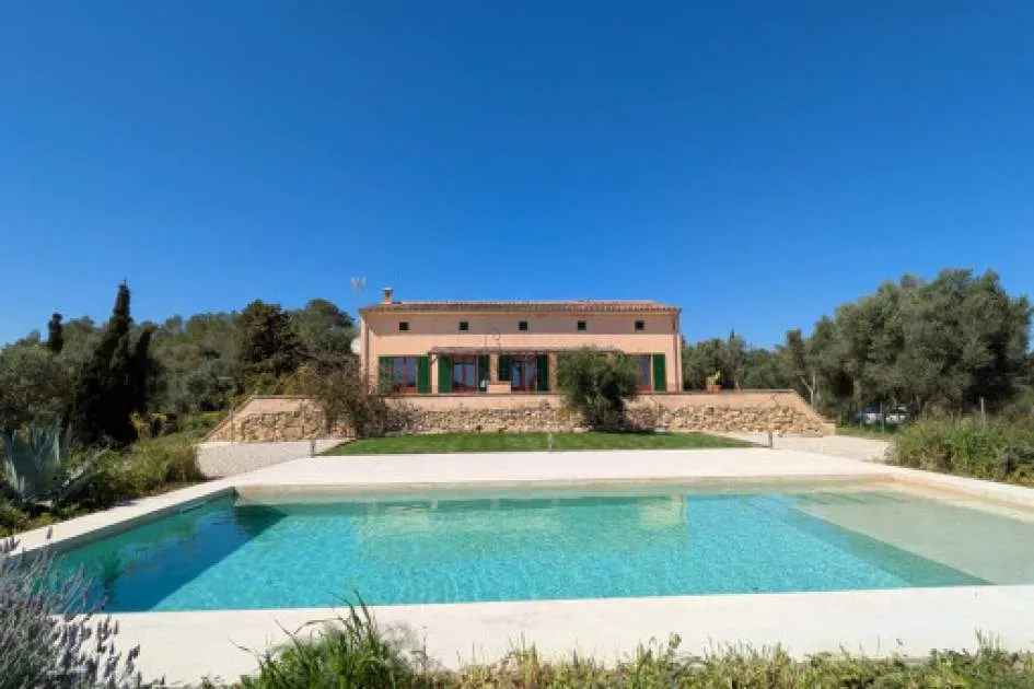 Finca tranquila con vistas impresionantes y piscina cerca de Sineu - ideal para amantes de la naturaleza
