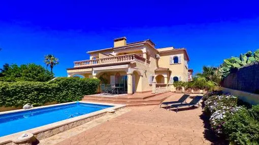 Preciosa casa adosada con piscina en Bahia Azul