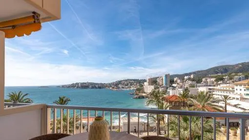 Apartamento luminoso y totalmente reformado con preciosas vistas al mar en Cala Major
