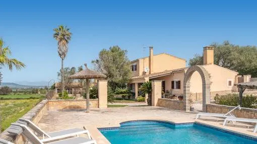 Encantadora finca auténtica con licencia de alquiler vacacional en Son Macià