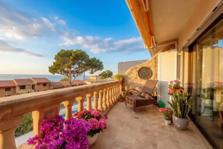 Apartamento con vistas al mar orientado al sur con excelentes vistas sobre la bahía de Alcudia Apartamento con vistas al mar orientado al sur con excelentes vistas sobre la bahía de Alcudia