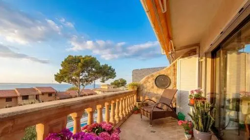 Apartamento con vistas al mar orientado al sur con excelentes vistas sobre la bahía de Alcudia