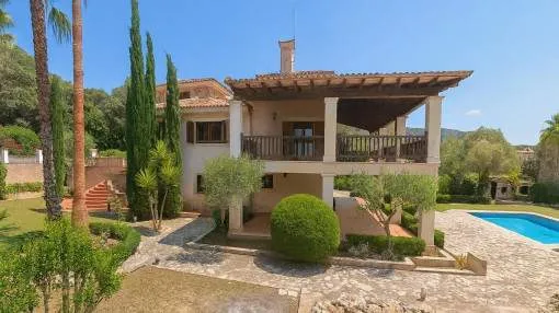 Confortable y espaciosa villa con piscina en una zona tranquila y con vistas de gran alcance en Sa Pobla cerca de Pollensa
