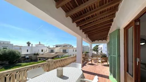 Luminoso apartamento con cocina y baño renovados en el centro de Cala Figuera