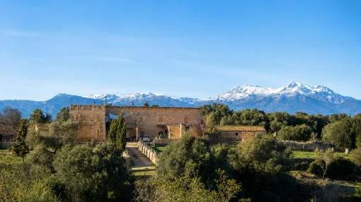 Finca histórica cerca de Sineu con una superficie de unas 76 hectáreas. Comprar