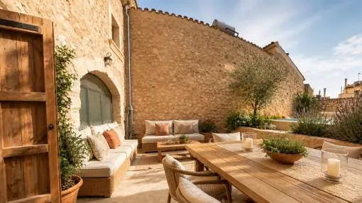 Finca totalmente reformada con piscina y vistas panorámicas a la Tramuntana en Búger