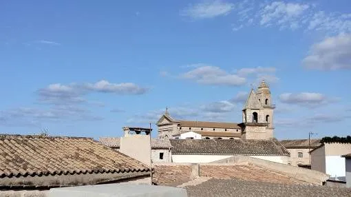 Casa de pueblo en el centro de Ses Salinas con una terraza en la azotea con unas preciosas vistas panorámicas