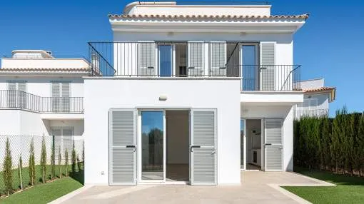 Preciosa villa de nueva construcción en una zona muy solicitada de Sa Rapita, con vistas al mar