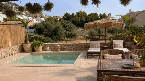 Encantadora casa de pueblo en alquiler en Génova – estilo de vida mediterráneo con piscina y acogedora terraza