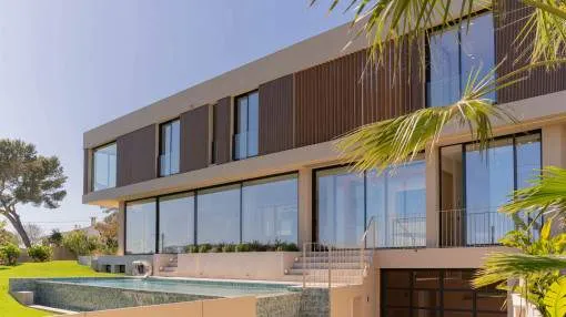 Villa de diseño de alta calidad en Costa d’en Blanes con vistas al mar y piscina infinity