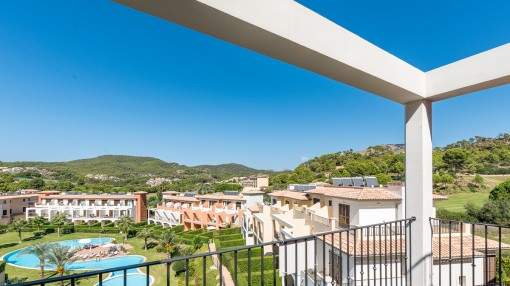 Terraced house for first occupation close to the beach of Camp de Mar Terraced house for first occupation close to the beach of Camp de Mar